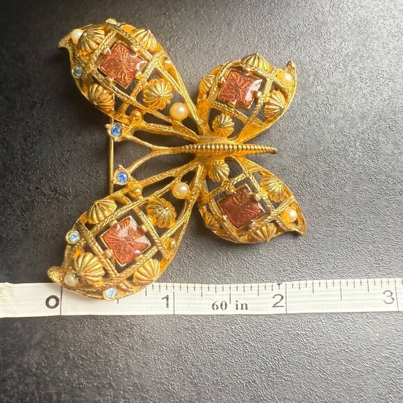 Avon Gold-Tone Butterfly Brooch With Ornate Design And Colorful Rhinestones‎ - Picture 6 of 7